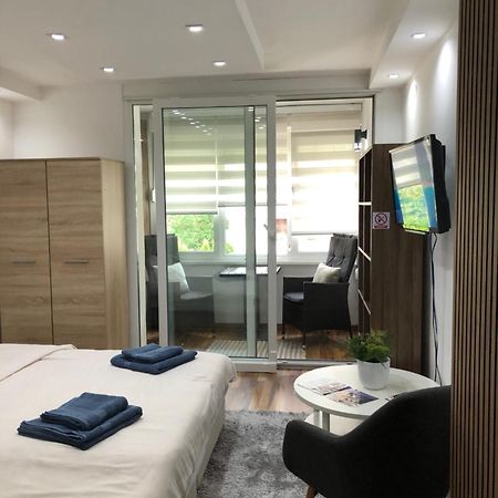 Welcome To The Apartment Mesic- Airport 塞拉耶佛 外观 照片