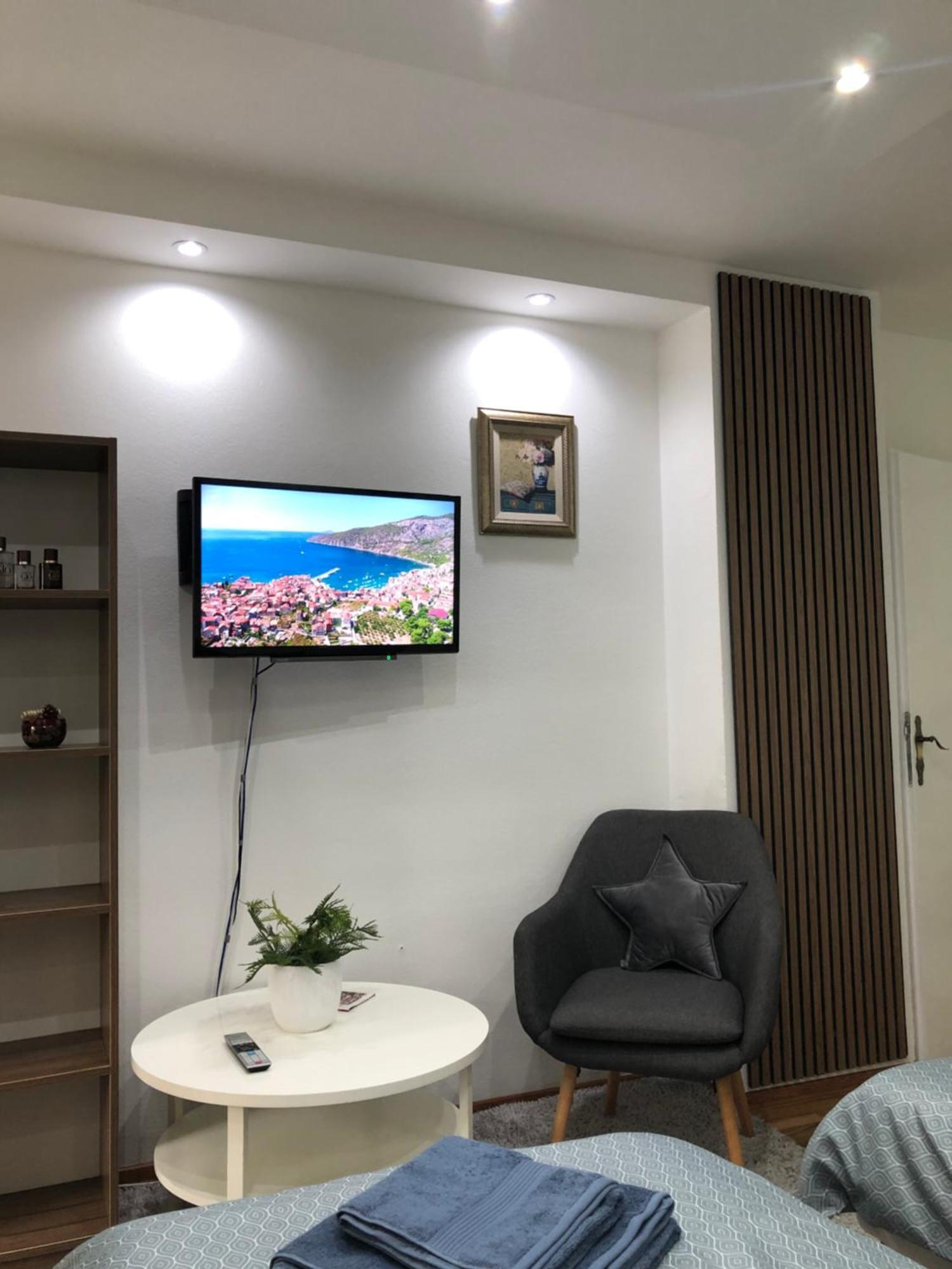 Welcome To The Apartment Mesic- Airport 塞拉耶佛 外观 照片